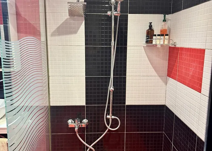 Cozy With Parking Lot Apartment *