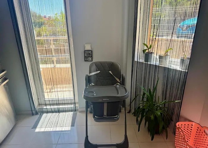 Apartment Cozy With Parking Lot *