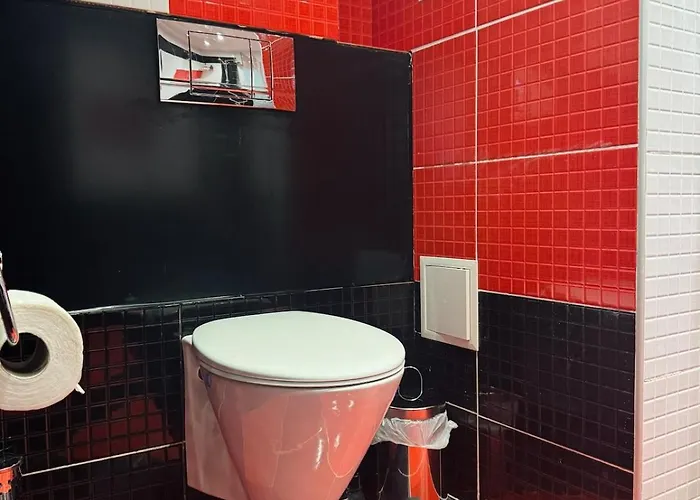 Cozy With Parking Lot Варна