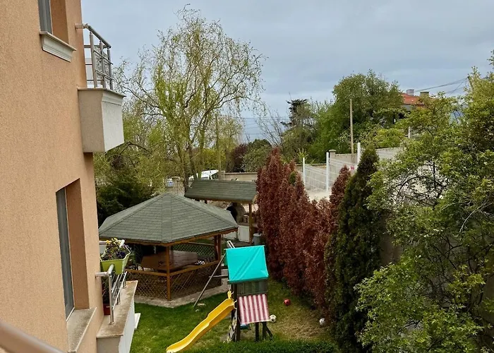 Cozy With Parking Lot Warna