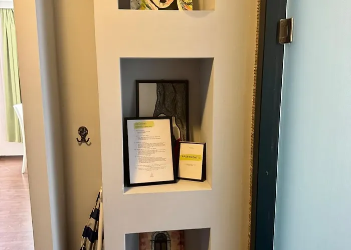 Cozy With Parking Lot Апартамент Варна