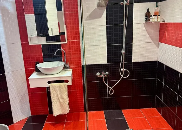 Apartment Cozy With Parking Lot Warna