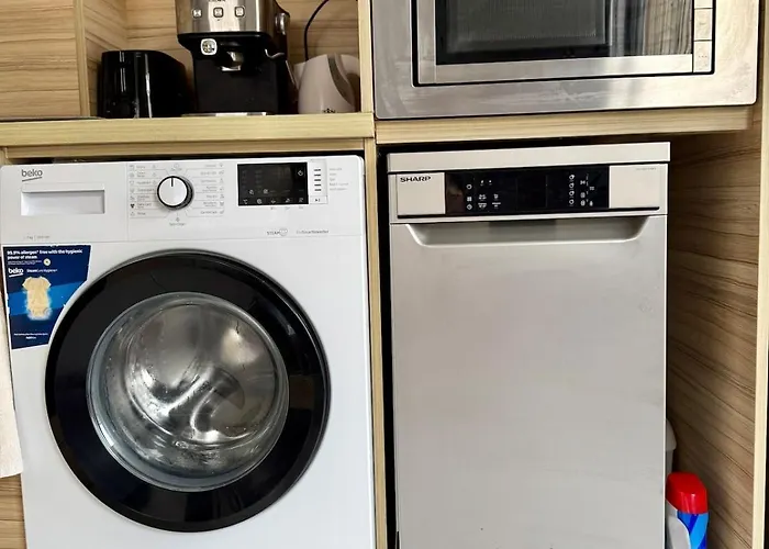 Apartment Cozy With Parking Lot *