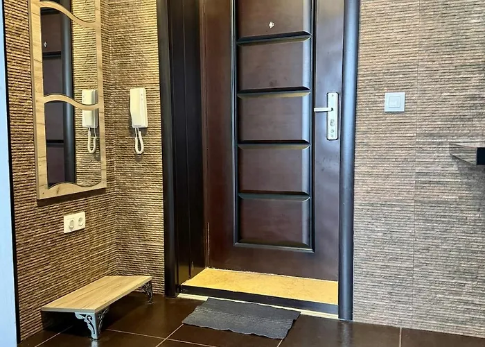 Apartment Cozy With Parking Lot *