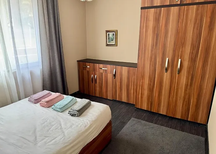 Cozy With Parking Lot Warna