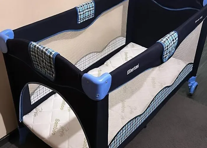 Cozy With Parking Lot Апартаменты